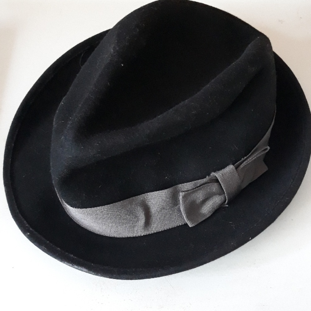 Black fedora